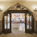 Meson Castilla Atiram Hotels
